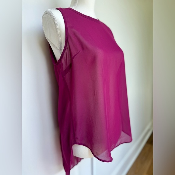 Banana Republic Hi-Lo sleeveless Women’s top Size Medium - Picture 2 of 5